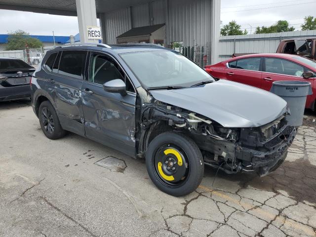 3VV2B7AX4NM019101 - 2022 VOLKSWAGEN TIGUAN SE 灰色 照片 4