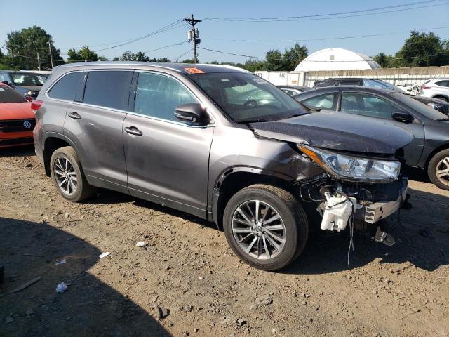 5TDJZRFH8KS932202 - 2019 TOYOTA HIGHLANDER SE GRAY photo 4