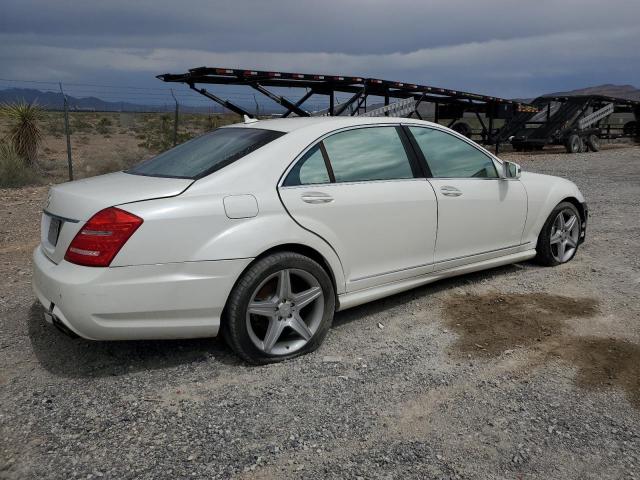 WDDNG7BB3AA319676 - 2010 MERCEDES-BENZ S 550 WHITE photo 3