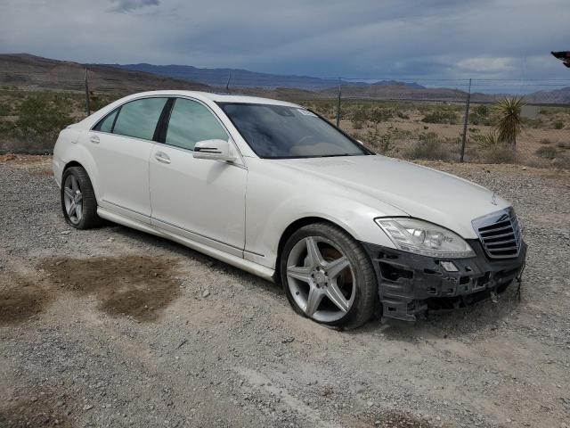 WDDNG7BB3AA319676 - 2010 MERCEDES-BENZ S 550 WHITE photo 4