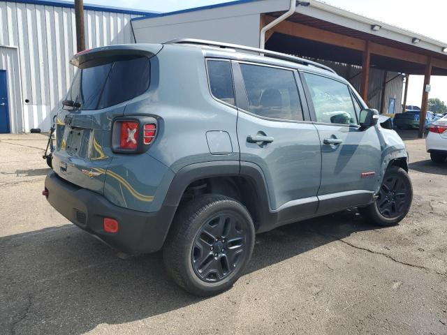 ZACCJBCB1JPH10121 - 2018 JEEP RENEGADE TRAILHAWK GRAY photo 3