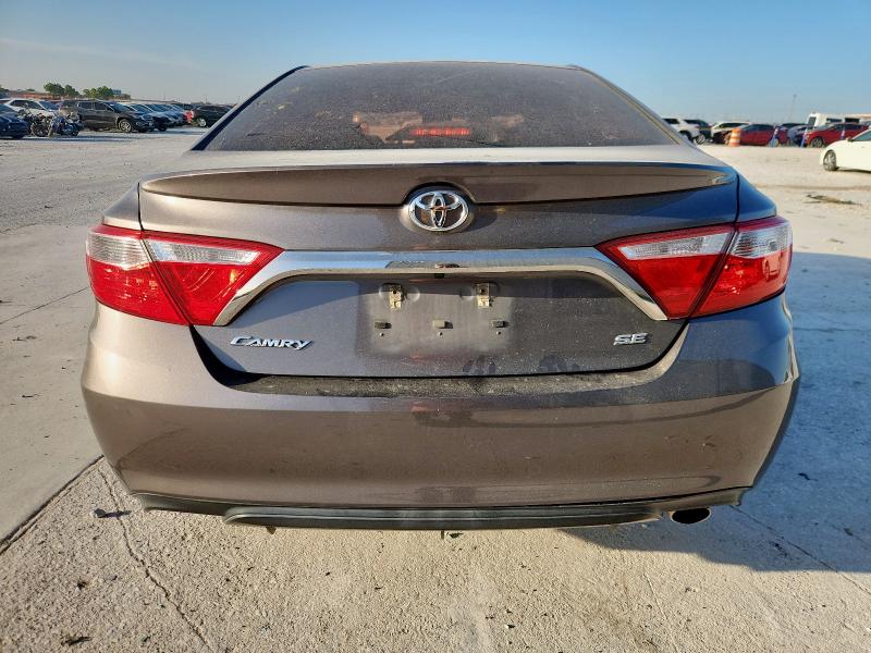 4T1BF1FK3HU684631 - 2017 TOYOTA CAMRY LE GRAY photo 6
