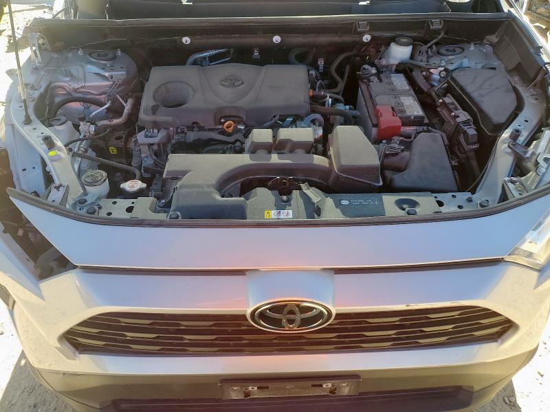 2T3W1RFV4NW205905 - 2022 TOYOTA RAV4 XLE SILVER photo 12