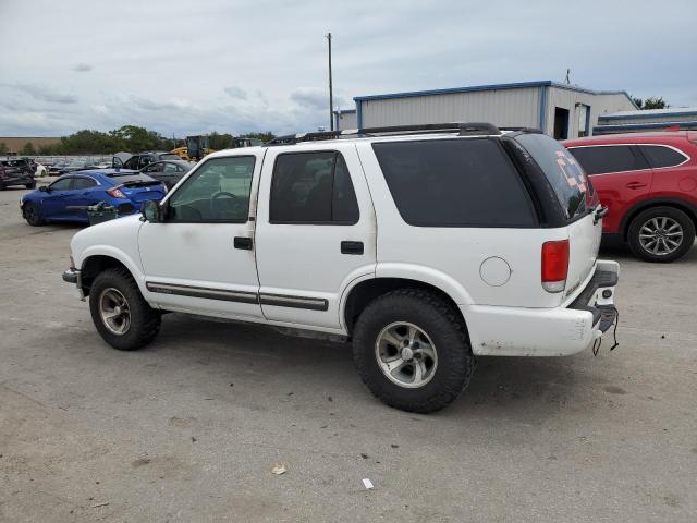 1GNCS13W71K129590 - 2001 CHEVROLET BLAZER WHITE photo 2