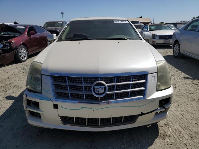 1G6DW67V080122005 - 2008 CADILLAC STS WHITE photo 5