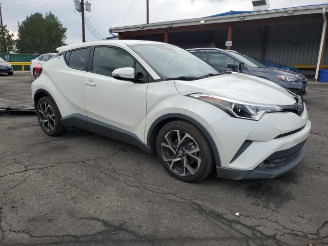 JTNKHMBX1J1005959 - 2018 TOYOTA C-HR XLE أبيض صورة 4