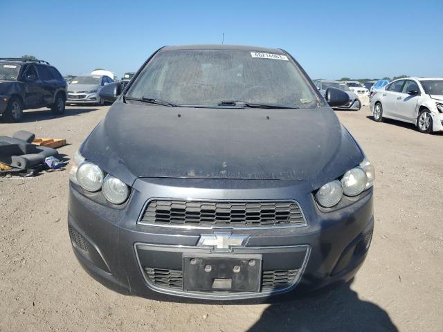1G1JA6SH0D4233567 - 2013 CHEVROLET SONIC LS გრაფიტი ფოტო 5