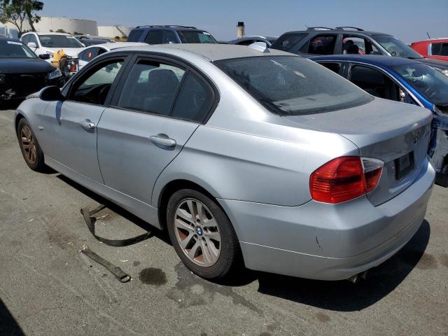 WBAVB13536PT05504 - 2006 BMW 3 SERIES I ვერცხლისფერი ფოტო 2