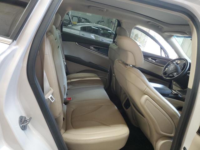2LMTJ6LR7GBL60995 - 2016 LINCOLN MKX RESERVE WHITE photo 11