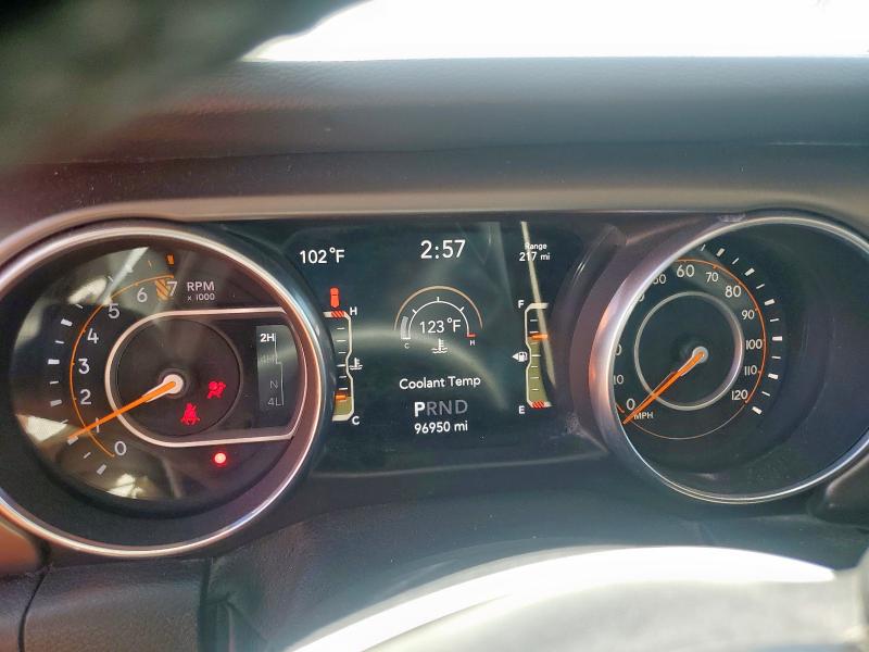 1C4HJXDG6JW117743 - 2018 JEEP WRANGLER U SPORT Biały zdjęcie 9