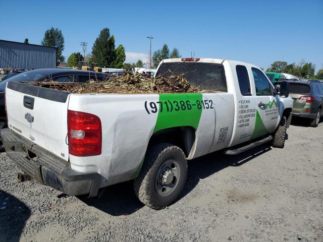 1GCHC49KX9E110110 - 2009 CHEVROLET SILVERADO C2500 HEAVY DUTY WHITE photo 3