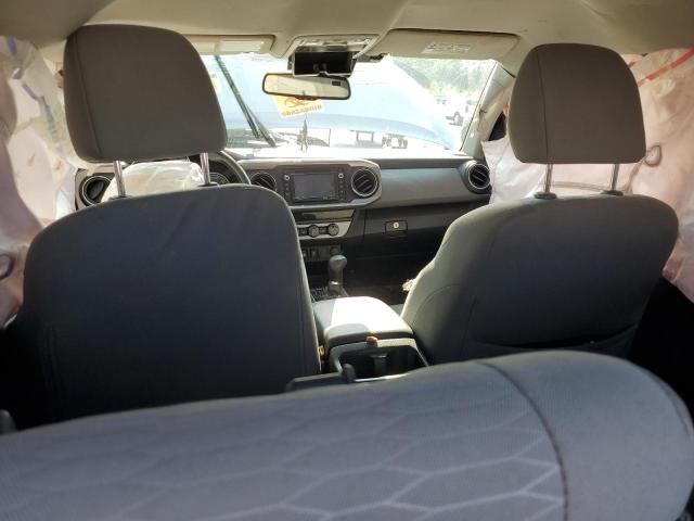 3TMCZ5AN9JM150648 - 2018 TOYOTA TACOMA DOUBLE CAB Gümüş fotoğraf 8