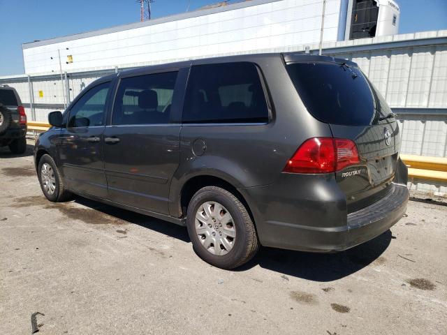 2V4RW4D12AR395666 - 2010 VOLKSWAGEN ROUTAN S SILVER photo 2