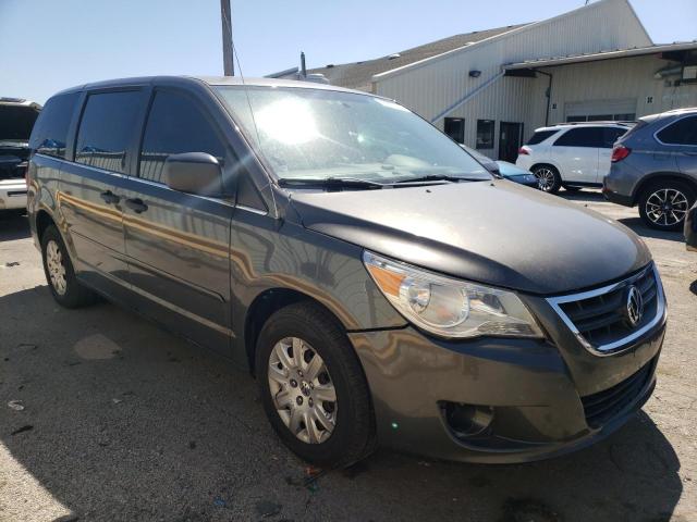 2V4RW4D12AR395666 - 2010 VOLKSWAGEN ROUTAN S SILVER photo 4