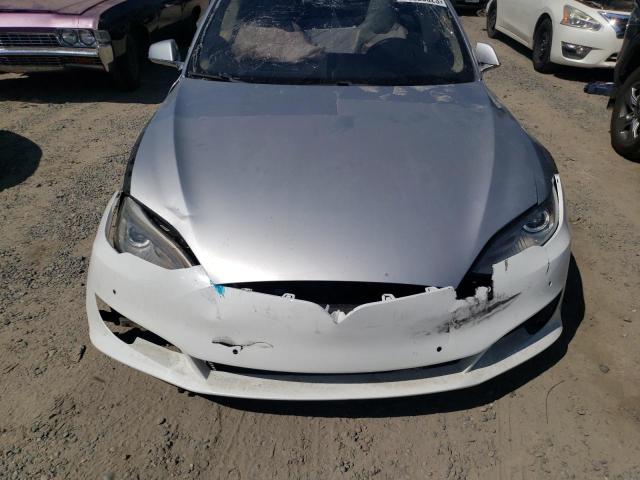 5YJSA1H18EFP56516 - 2014 TESLA MODEL S Արծաթագույն լուսանկար 11