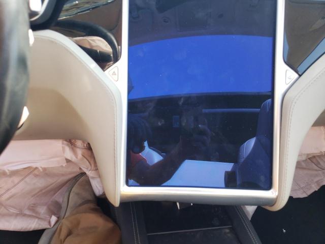 5YJSA1H18EFP56516 - 2014 TESLA MODEL S Արծաթագույն լուսանկար 9