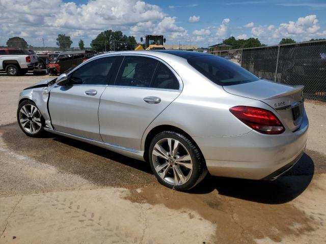 WDDWF4JB6JR316019 - 2018 MERCEDES-BENZ C 300 银色 照片 2