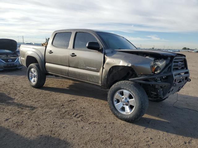 3TMLU4EN2FM187146 - 2015 TOYOTA TACOMA DOUBLE CAB Сұр фото 4