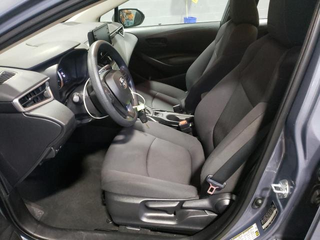 5YFEPMAE3NP329713 - 2022 TOYOTA COROLLA LE Blau Foto 7