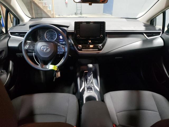 5YFEPMAE3NP329713 - 2022 TOYOTA COROLLA LE Blau Foto 8