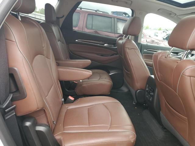 5GAEVCKWXJJ210404 - 2018 BUICK ENCLAVE AVENIR WHITE photo 11