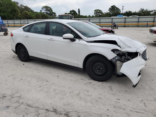 3FA6P0G7XDR265867 - 2013 FORD FUSION S WHITE photo 4