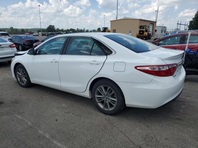 4T1BF1FK8HU774437 - 2017 TOYOTA CAMRY LE 白色 照片 2