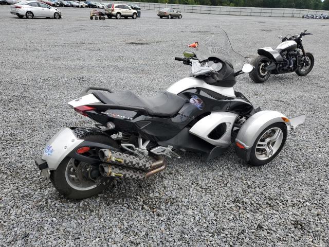 2BXJAWA168V001870 - 2008 CAN-AM SPYDER ROA RS SILVER photo 4