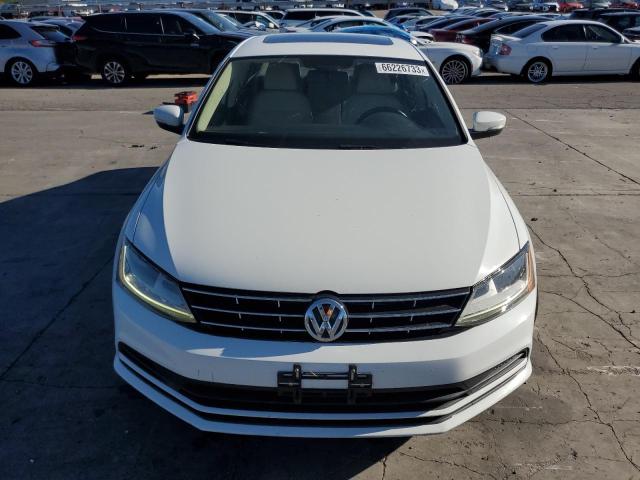 3VWDB7AJ1JM261497 - 2018 VOLKSWAGEN JETTA SE WHITE photo 5