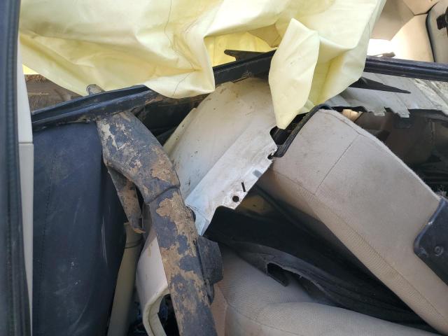 1FMCU03138KA71615 - 2008 FORD ESCAPE XLT WHITE photo 11