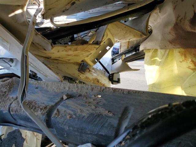 1FMCU03138KA71615 - 2008 FORD ESCAPE XLT WHITE photo 8