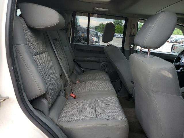 1J8HG48K57C662511 - 2007 JEEP COMMANDER WHITE photo 11
