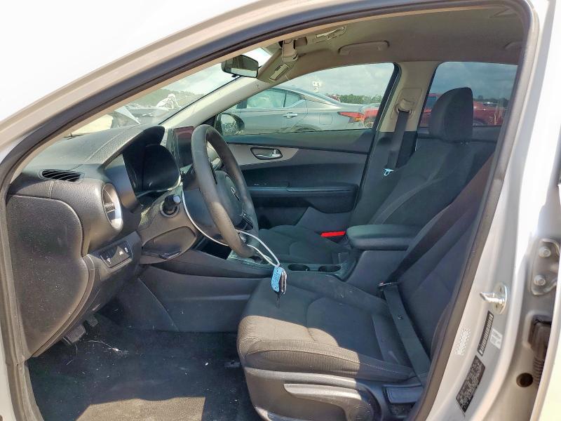 3KPF24AD8KE138523 - 2019 KIA FORTE FE SILVER photo 7