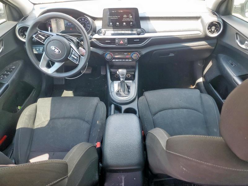 3KPF24AD8KE138523 - 2019 KIA FORTE FE SILVER photo 8