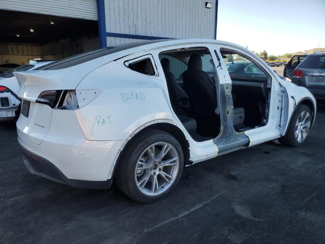 7SAYGDEEXRA268675 - 2024 TESLA MODEL Y WHITE photo 3