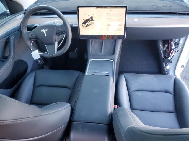 7SAYGDEEXRA268675 - 2024 TESLA MODEL Y WHITE photo 8