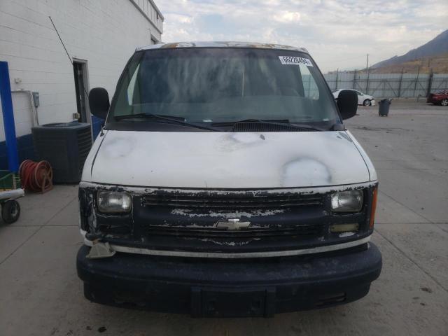 1GCFG15W421220585 - 2002 CHEVROLET EXPRESS G1 WHITE photo 5