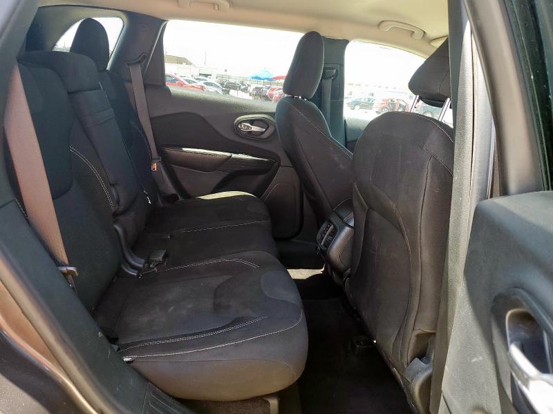 1C4PJLCB2GW290887 - 2016 JEEP CHEROKEE LATITUDE GRAY photo 11