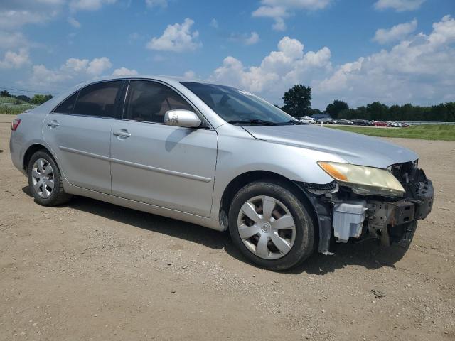 4T4BE46K79R069298 - 2009 TOYOTA CAMRY BASE فضي صورة 4