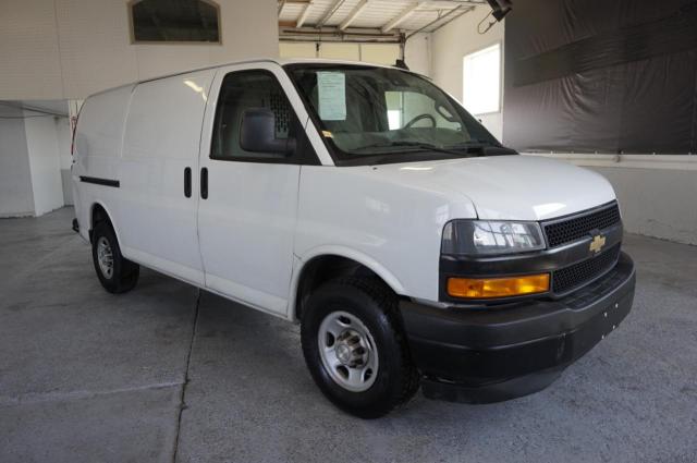 1GCWGAFG5L1252745 - 2020 CHEVROLET EXPRESS G2 WHITE photo 1