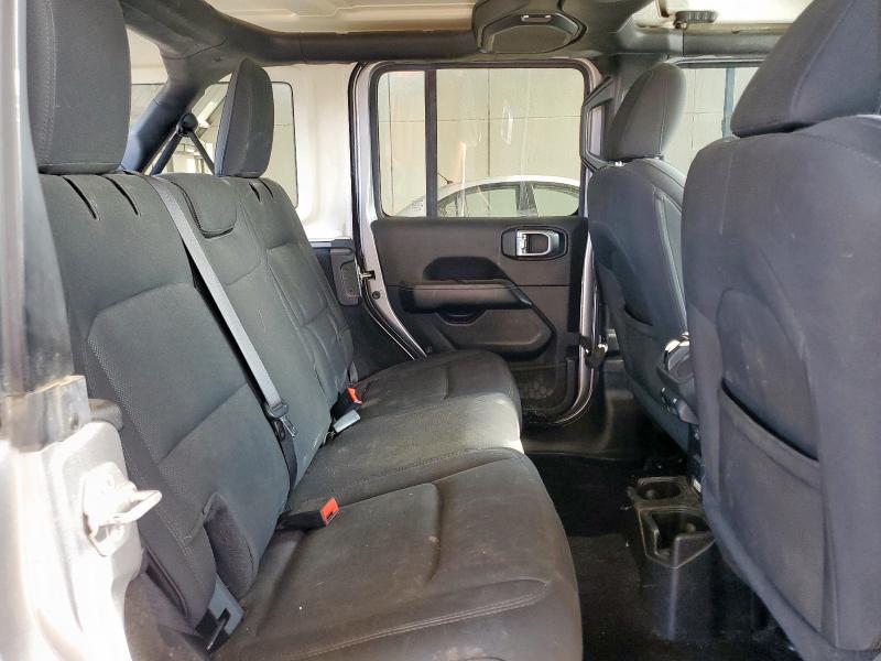 1C4HJXEN2LW213949 - 2020 JEEP WRANGLER U SAHARA SILVER photo 11