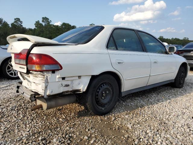 1HGCG56472A121784 - 2002 HONDA ACCORD LX WHITE photo 3