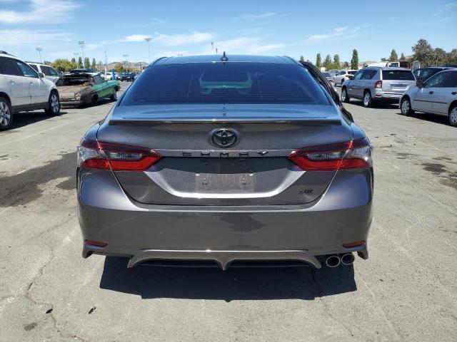 4T1G11AKXPU799219 - 2023 TOYOTA CAMRY SE NIGHT SHADE CHARCOAL photo 6