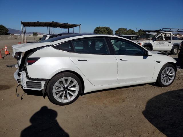 5YJ3E1EA5NF295756 - 2022 TESLA MODEL 3 WHITE photo 3