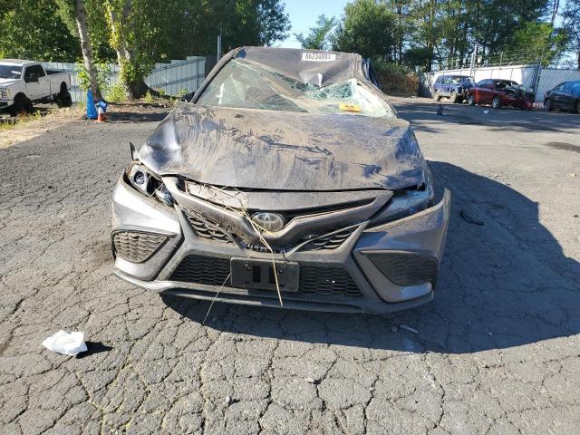 4T1G11AK9PU120427 - 2023 TOYOTA CAMRY SE NIGHT SHADE SILVER photo 5