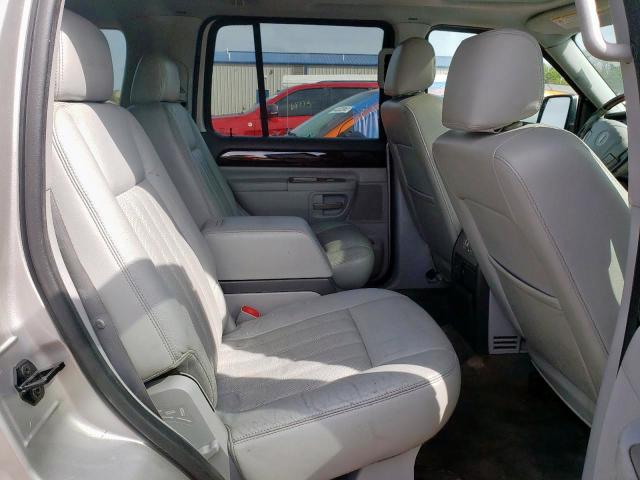 5LMEU88H34ZJ00994 - 2004 LINCOLN AVIATOR 银色 照片 6