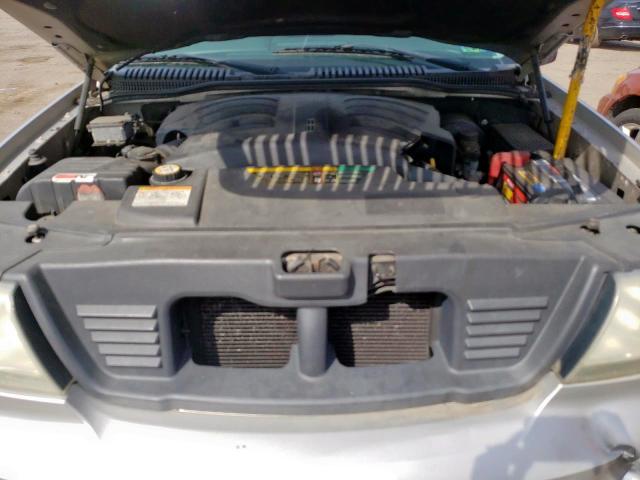 5LMEU88H34ZJ00994 - 2004 LINCOLN AVIATOR 银色 照片 7