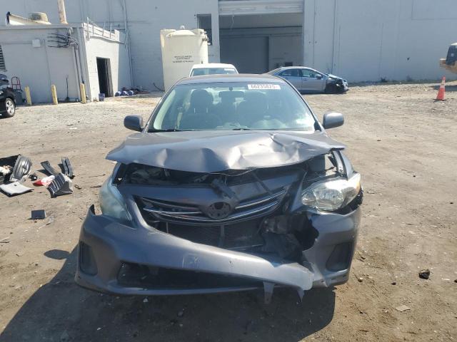 5YFBU4EEXDP215339 - 2013 TOYOTA COROLLA BASE Gris foto 5