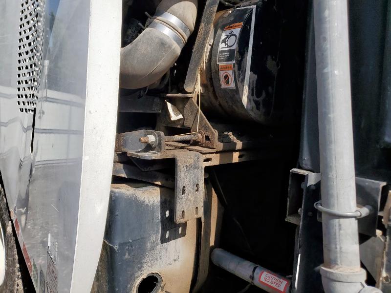 1FVACXFCXKHKF6138 - 2019 FREIGHTLINER M2 106 MEDIUM DUTY TWO TONE photo 6