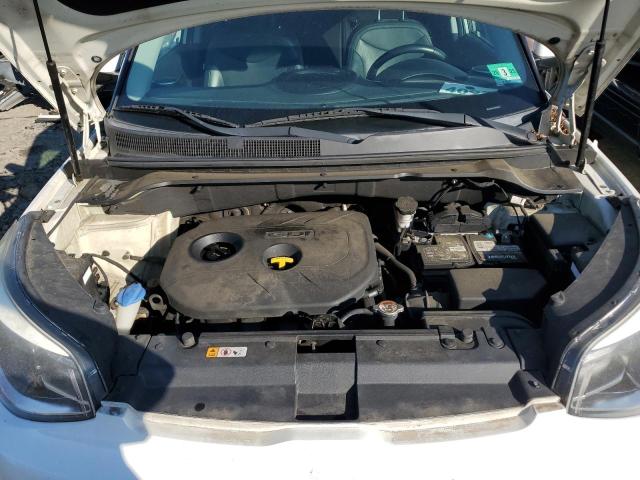 KNDJX3A5XG7832362 - 2016 KIA SOUL ! WHITE photo 11